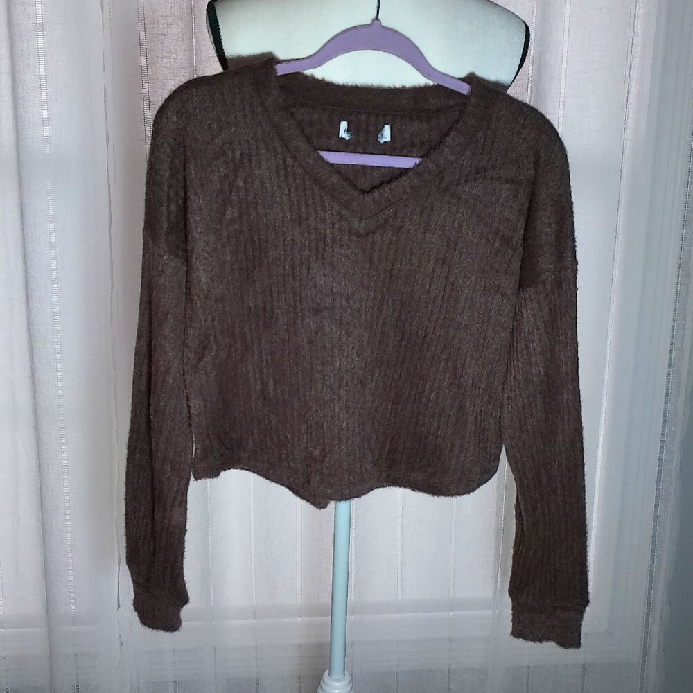 No Tags Long Sleeve V-Neck Brown Fuzzy Cropped Sweater M